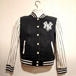 New York Yankees (LOT) EUC Vintage Black and White Varsity Jacket